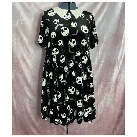 Torrid Disney NIGHTMARE BEFORE CHRISTMAS Mini Velvet Collared Dress NWT Size 4X - Picture 3 of 17